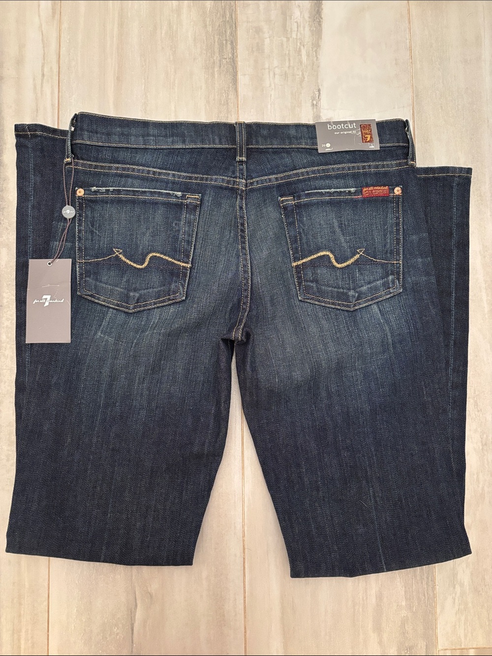 7 For All Mankind Bootcut, Made in the USA, 29x32, NWT, $229 MSRP - Picture 3 of 15